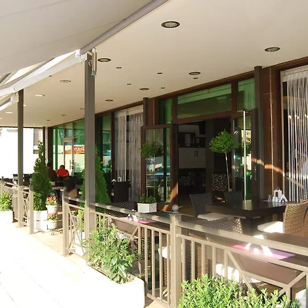 호텔 Plaza 3*